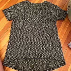 Lululemon tshirt